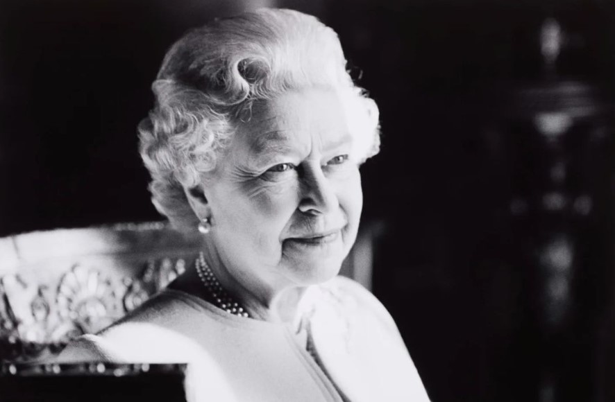 ¿Qué hay detrás de que Isabel II podría convertirse en santa?